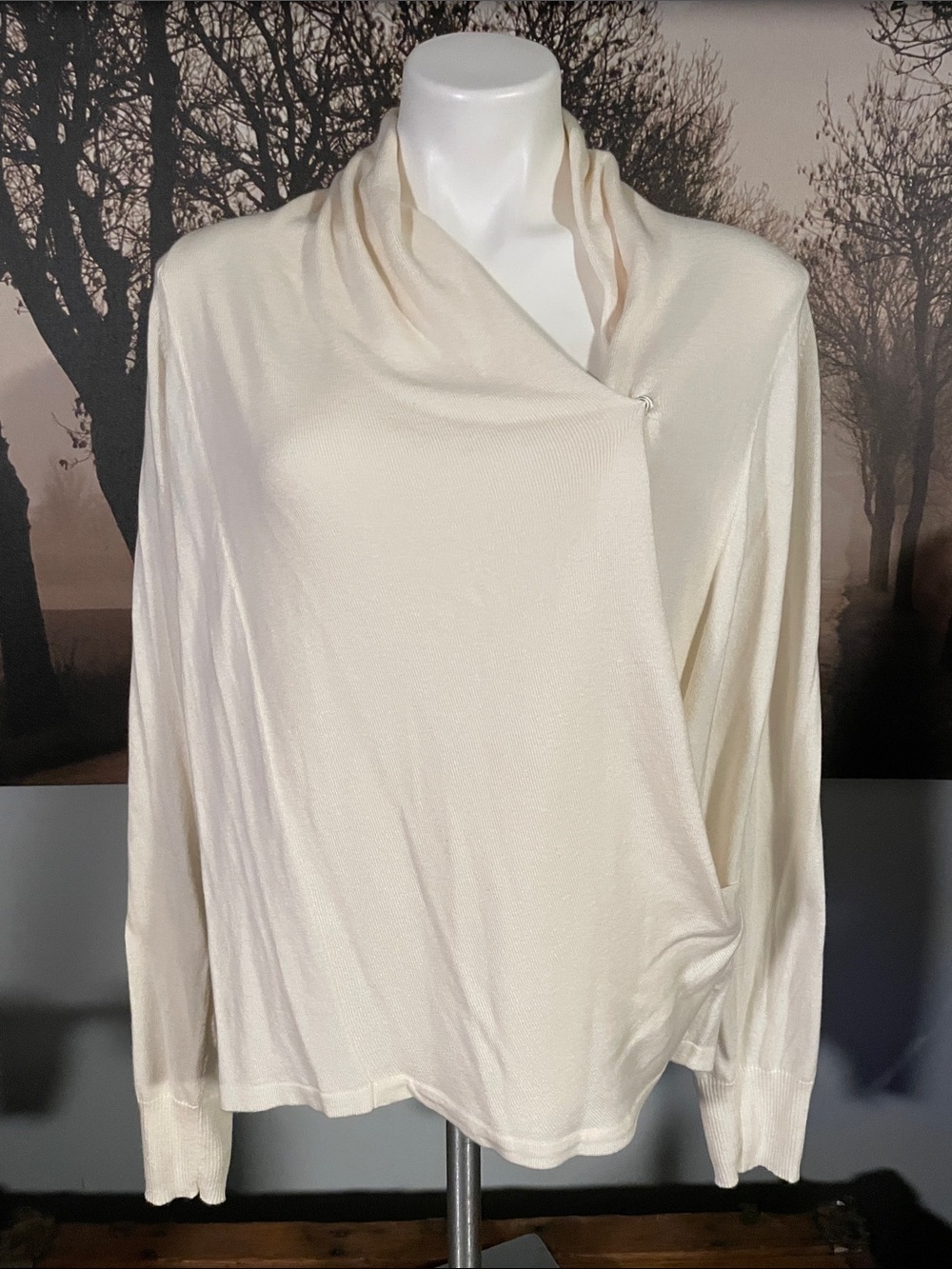 J. McLaughlin Cream Wrap-Style Long Sleeve Top - L
